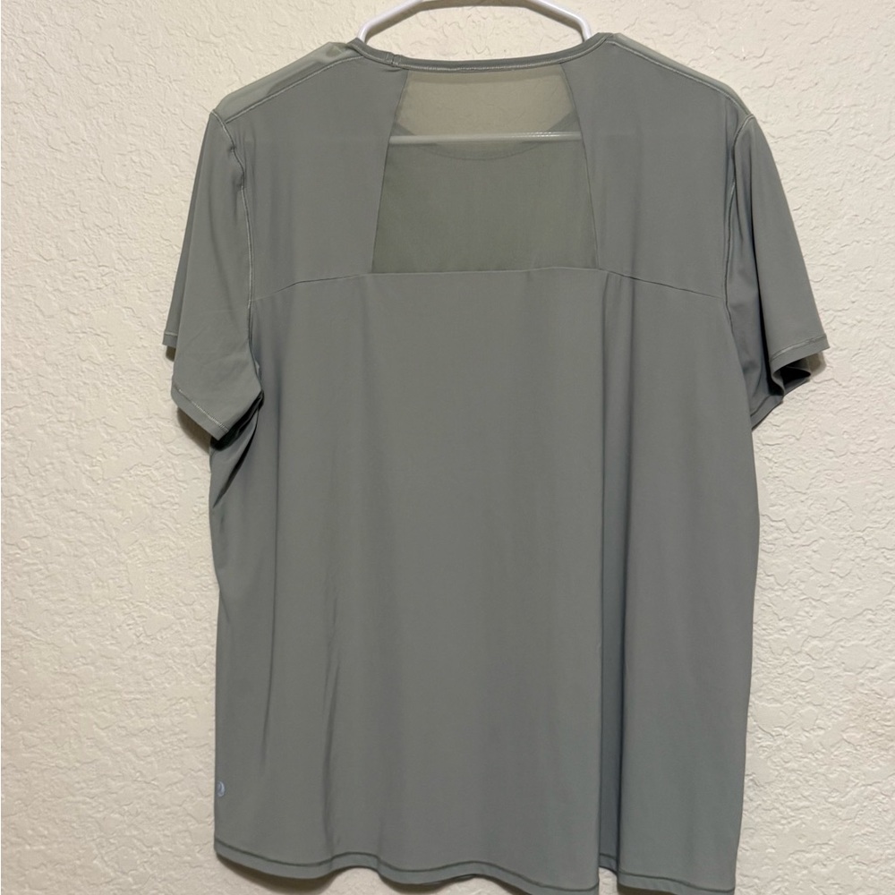 🍋 LULULEMON Sculpt Short Sleeve Shirt Pit to Pit: 22” - Picture 14 of 15